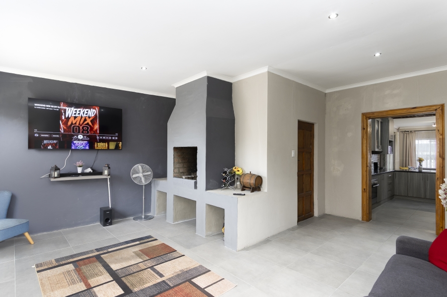 3 Bedroom Property for Sale in Broadlands Village Western Cape
